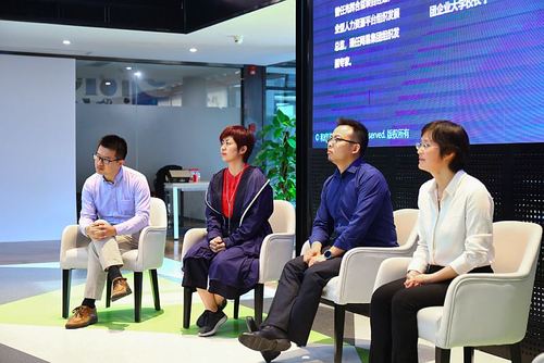 管理咨询公司服务经历,且有组织不同发展阶段的甲方人力资源管理经历